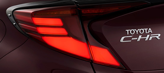 Toyota-C-HR-vernieuwd-en-met-gloednieuw-multimediasysteem-555-taillight.jpg